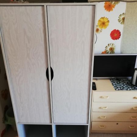 Hostel Nakvyne Apgyvendinimo Paslaugos Daivos Nakvynes Namai Biržai Zimmer foto