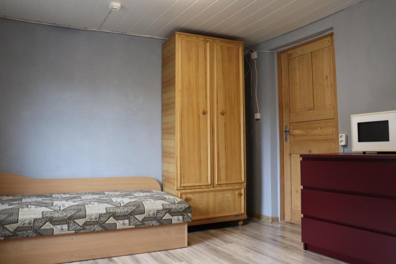 Hostel Nakvyne Apgyvendinimo Paslaugos Daivos Nakvynes Namai Biržai Exterior foto