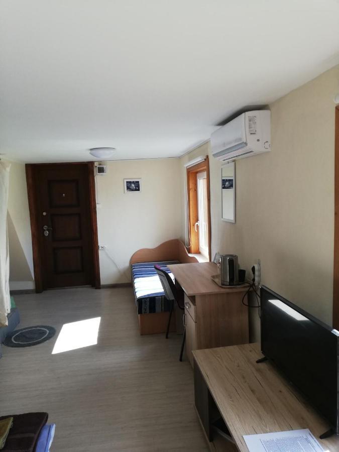 Hostel Nakvyne Apgyvendinimo Paslaugos Daivos Nakvynes Namai Biržai Exterior foto